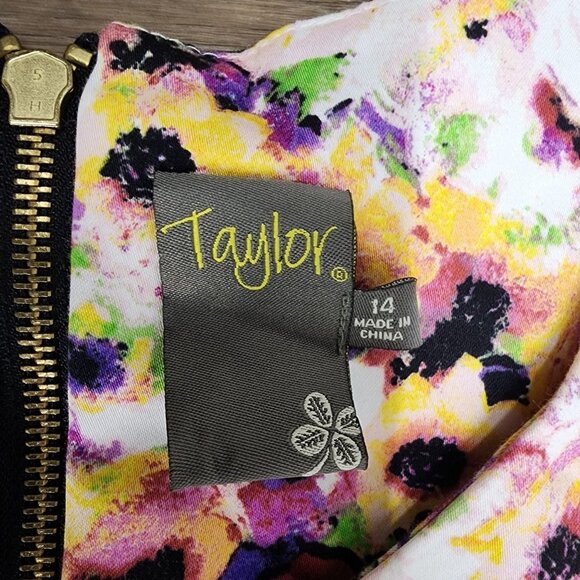 Lord & Taylor Women's 14 Floral Print Sleeveless Knee Length Fit & Flare Dress - Picture 2 of 11